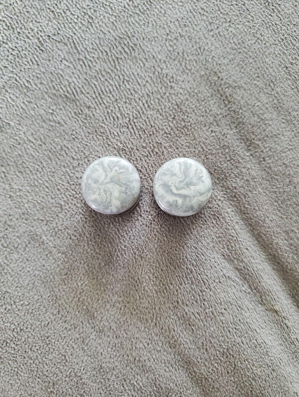 1/2" White & Gray Marble Swirl Plugs